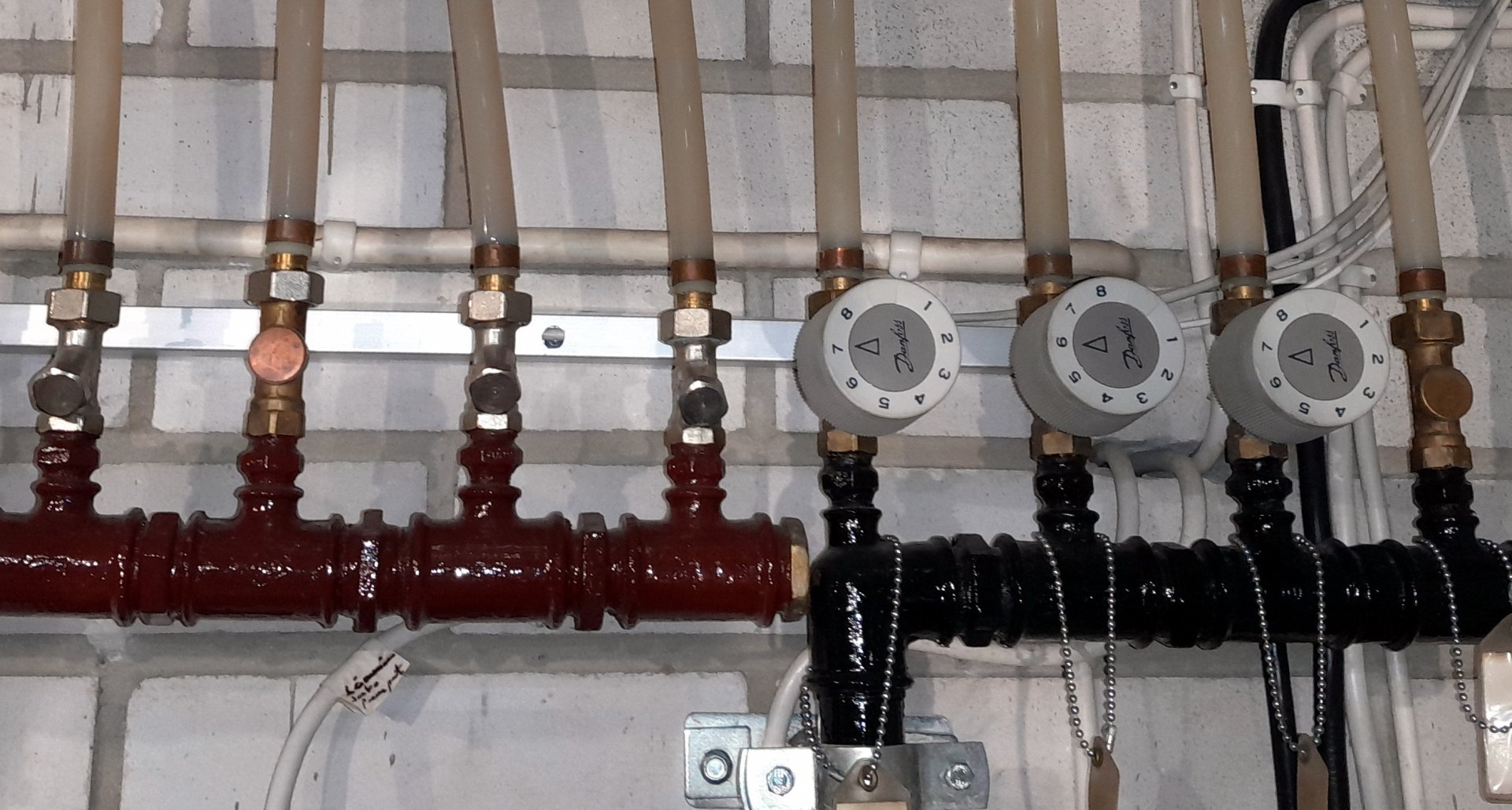 Danfoss lattiatermostaatit.jpg