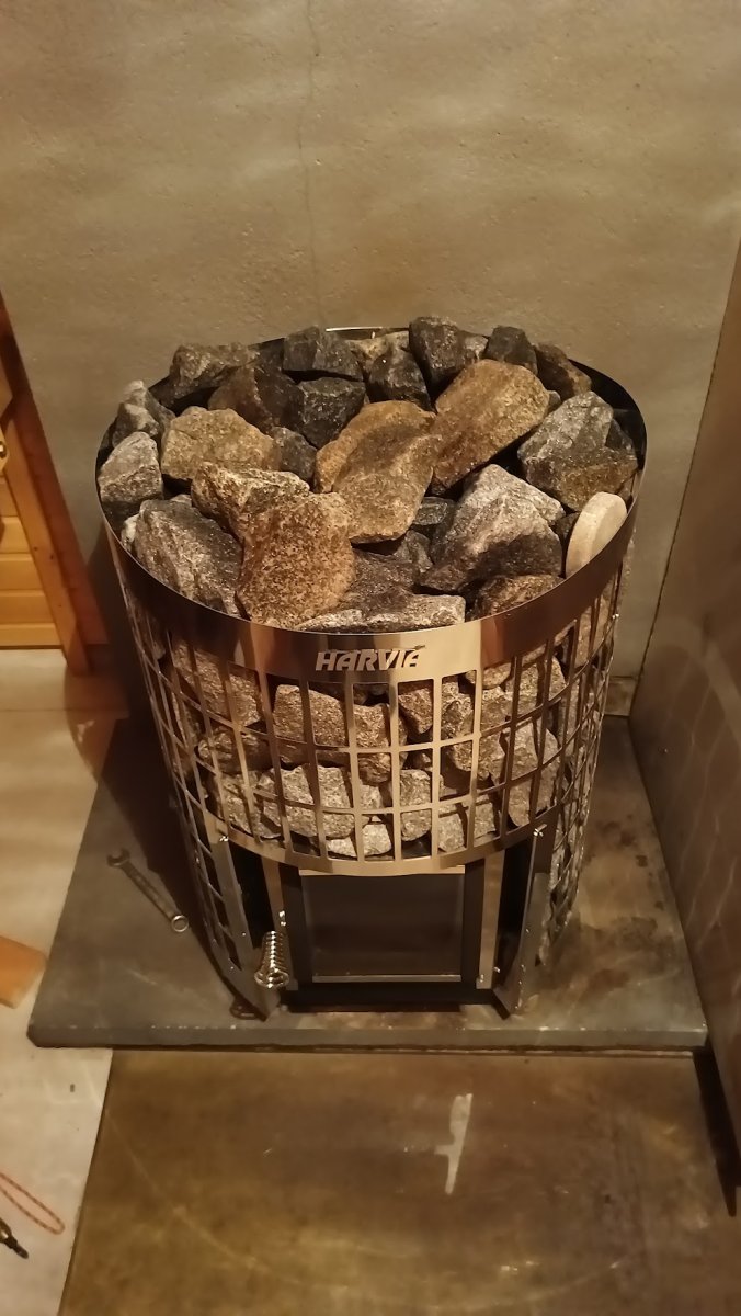 uus kiuas sisällä.jpg