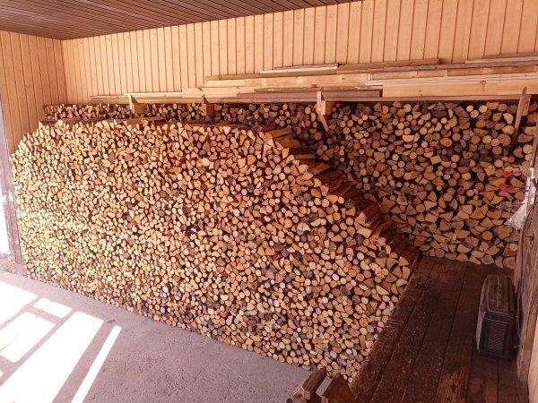 6,15 pinokuutiota 16.4.2023.jpg